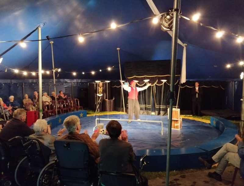 Circus voor bewoners De Schans